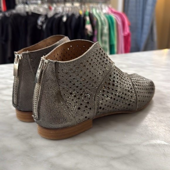 Cordani Peep Toe Metallic Perforated Ankle Bootie Size 41 - Picture 4 of 12